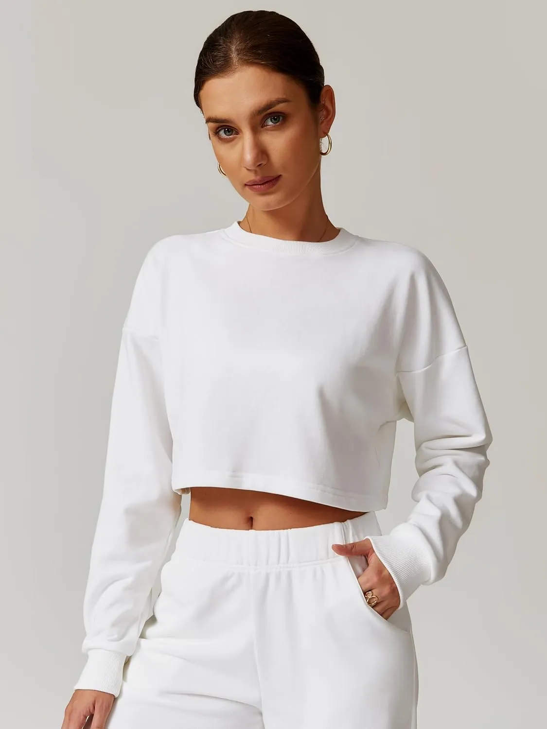 ABOCIW Womens 2 Piece Sweatsuits Set Long Sleeve Open Back Cropped Sweatshirt Wide Leg Sweatpants Fall Outfits Tracksuit