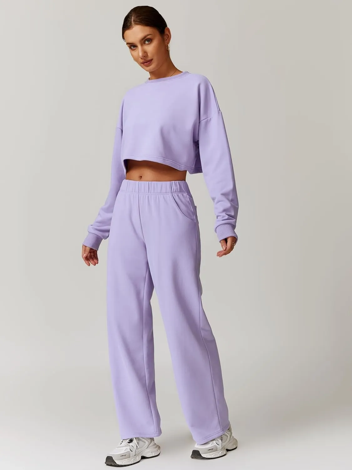 ABOCIW Womens 2 Piece Sweatsuits Set Long Sleeve Open Back Cropped Sweatshirt Wide Leg Sweatpants Fall Outfits Tracksuit