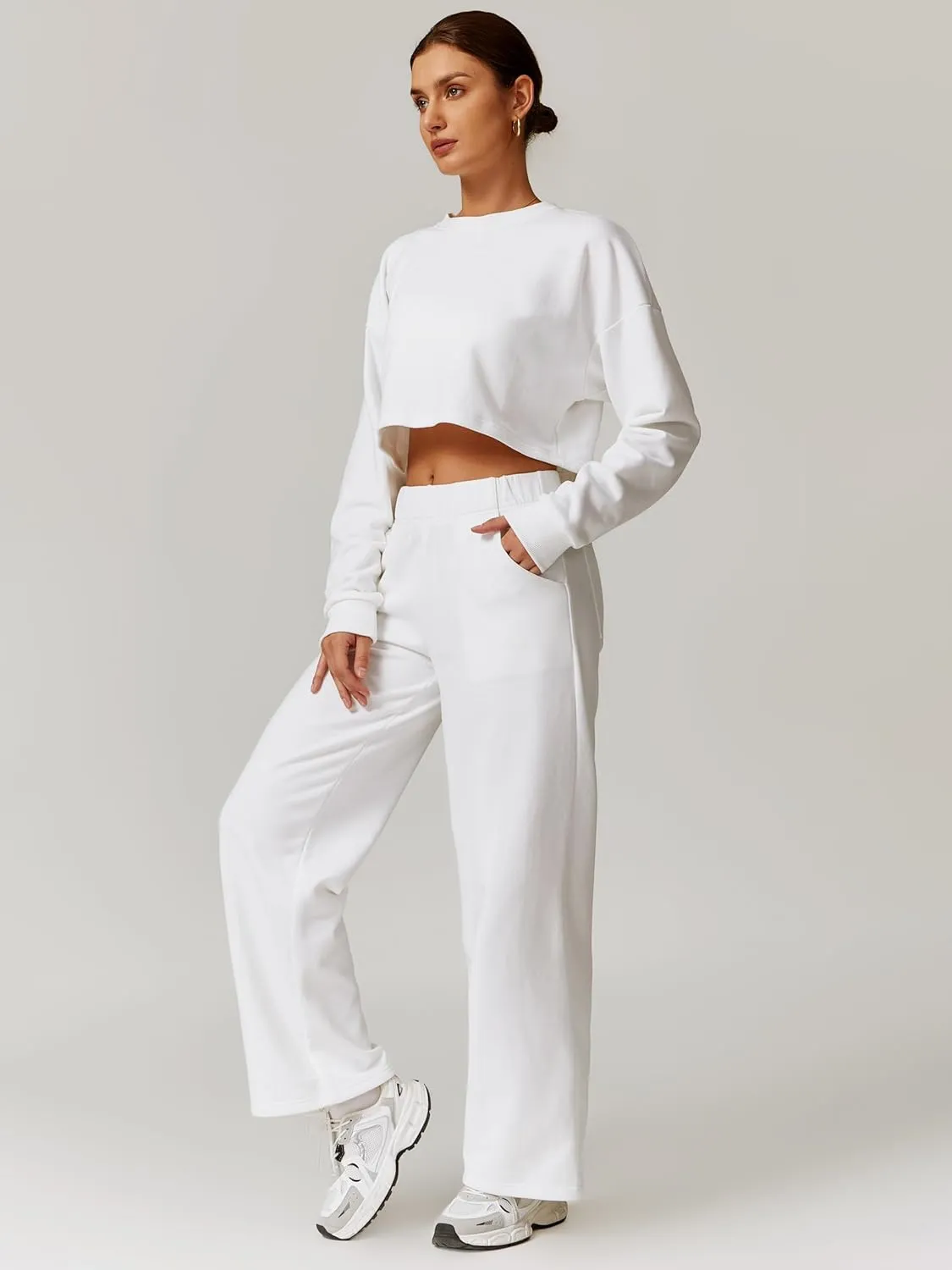 ABOCIW Womens 2 Piece Sweatsuits Set Long Sleeve Open Back Cropped Sweatshirt Wide Leg Sweatpants Fall Outfits Tracksuit