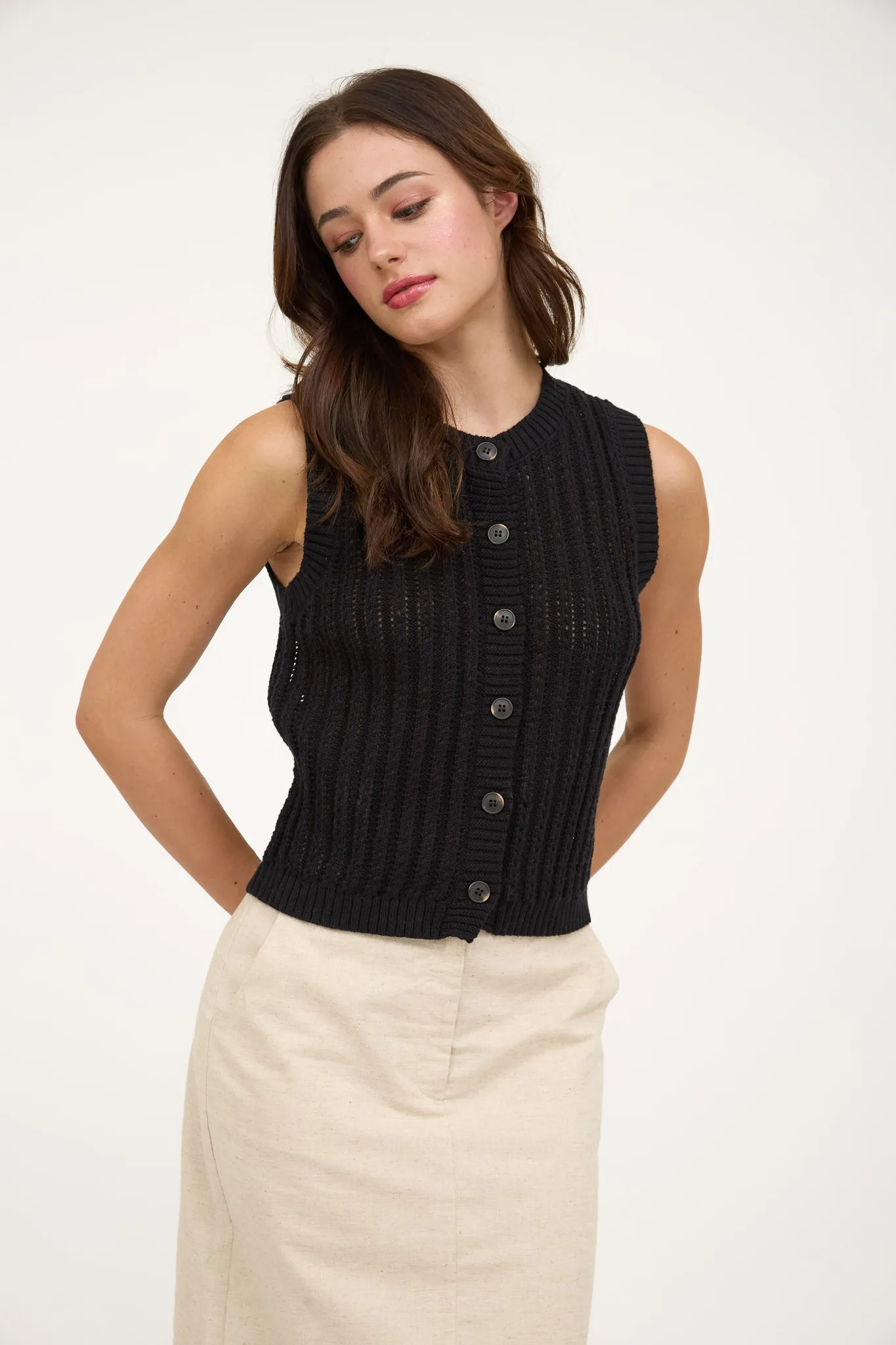 CREW NECK BUTTON DOWN SLEEVELESS KNIT CARDIGAN