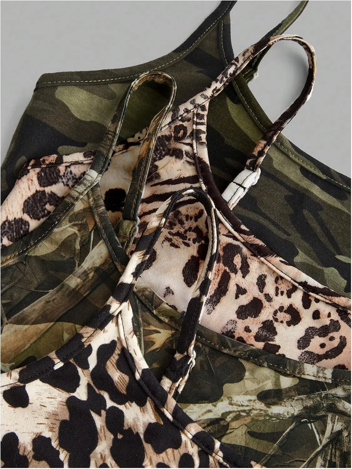 GORGLITTER Women's 4 Pack Leopard Cheetah Spaghetti Strap Camisole Crop Top Camo Sleeveless Cropped Cami Tops