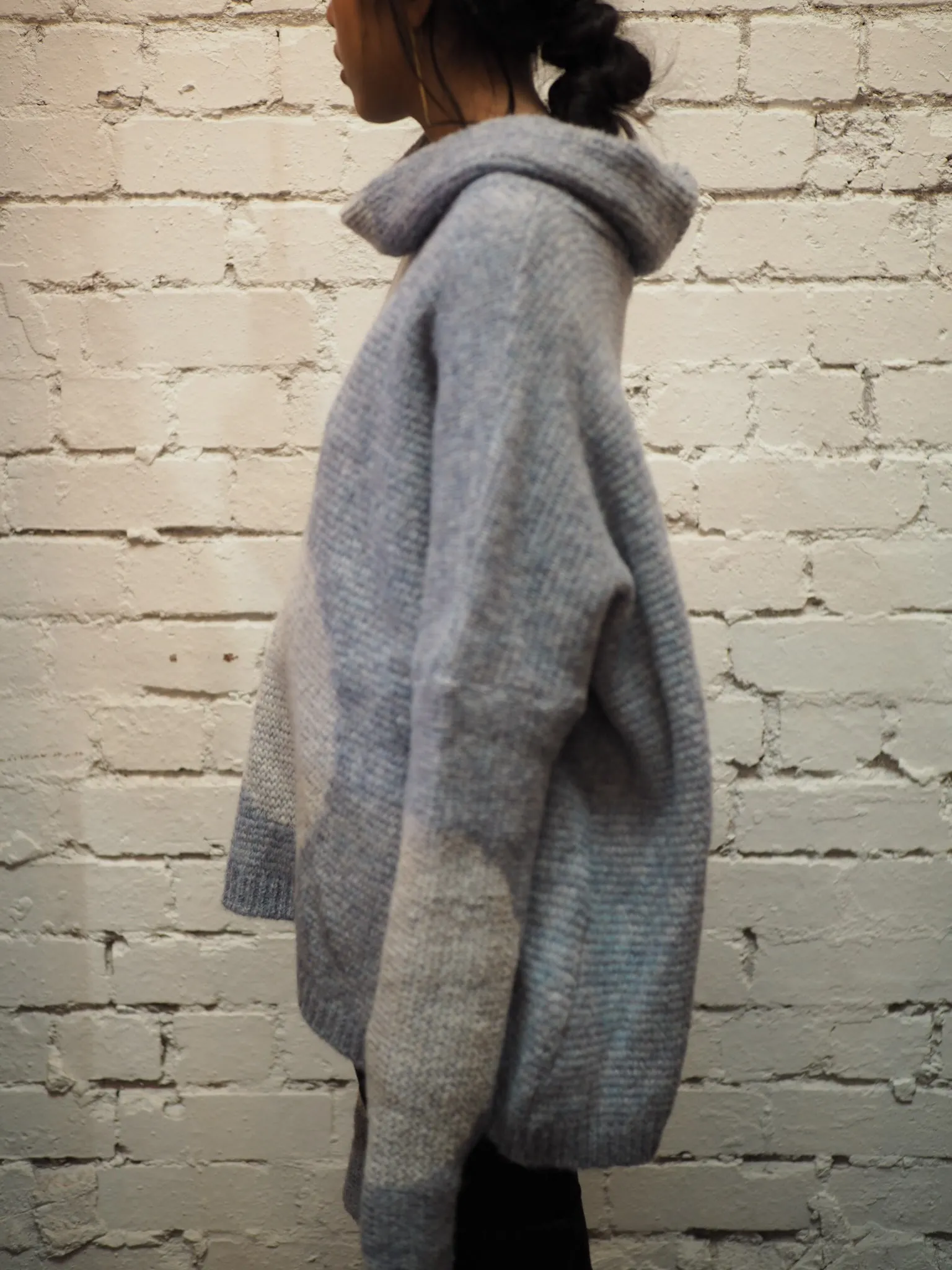 Over size spot sweater (alpaca) Denim blue / snow spot