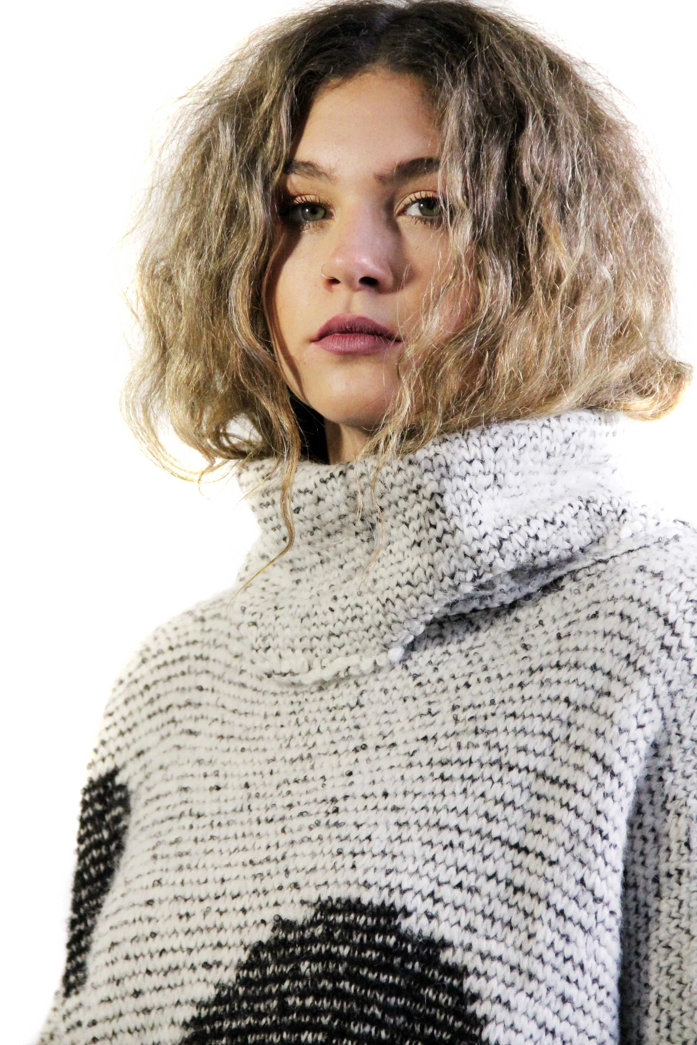 Oversize alpaca spot sweater-White/Black spot